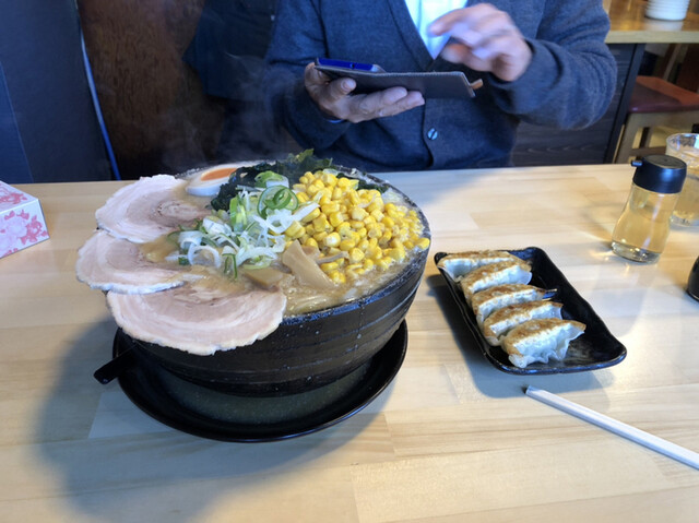 飛騨高山ラーメン もん吉 本店 もんきち 運動公園 ラーメン 食べログ