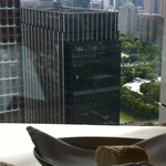 ブリーズ オブ トウキョウ - お仕事しているビルを見ながらのお休みランチは少し贅沢