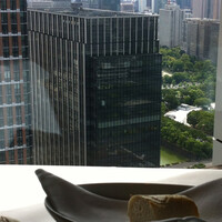 ブリーズ オブ トウキョウ - お仕事しているビルを見ながらのお休みランチは少し贅沢