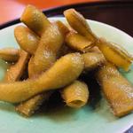 神港 - お通し（枝豆の煮びたし）：隣のお姉さん、鞘をチューチュー吸ってますよ～♪