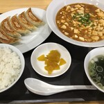餃子 玖 - ランチCセット（餃子とマーボー豆腐）　825円