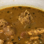 LAMP - チキンカレー接写！チキンカレースープは全てのカレーに付きます。ウンマいチキン自体を喰べたい場合はチキンカレーをオーダー！