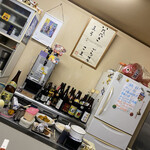 ごはんばー - カウンターから見るキッチン