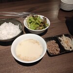 黒毛和牛焼肉 白か黒 - 