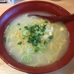 大衆居酒屋大革命 アレやコレ屋 - 鶏出汁白湯ラーメン