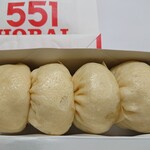 551蓬莱 - 豚まん4個(760円)