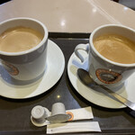 サンマルク珈琲 - ブレンドコーヒーLとアメリカンMは同じサイズの
            カップで提供されました