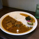 カレー&オリエンタルバル 桃の実 - チキンカレーセット