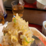 皆来食堂 - 焼き飯。老眼鏡掛けてないからぶれとるなぁ。