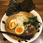 Ramen Oppeshan - 味噌とんこつらーめん（税込880円）