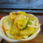 髭将 - お通しは浅漬け