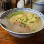 香港麺 新記 - 海老入り雲呑麺