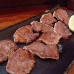 もつ焼 まるい - 2012.8 タンあみ（300円）