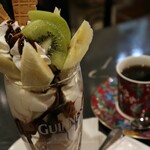 ヴァンヴェール珈琲 - チョコレートパフェ・珈琲セット（750円）