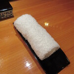 天寿し - いつも心地よいおしぼりと、手を洗うなら目前に流れる水