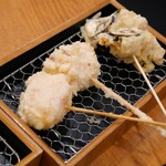 日本酒バル 富士屋 - モッツァレラの生ハム巻き、茄子の肉巻きチーズ天ぷら