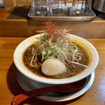 さんくるげ - 辛いらぁ麺 850円 ネギ 150円 たまご 100円