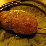 焼き鳥とワイン 萬鳥 - だんご、食べごたえ抜群