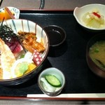 海鮮料理　魚盛 - 2012.8.7 魚盛丼（海鮮丼）通常580円、大盛り680円