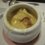 ぎゅう丸茶寮 - パイを絡ませたスープ