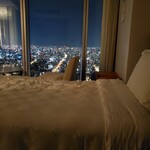 大阪マリオット都ホテル - ベットの上からの景色