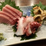 うまい料理こだわり焼酎　瑞穂 - 「刺身三点盛り」1,200円也＋税。