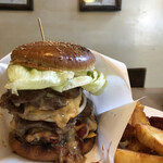 ベーカーバウンス - 『チャックアイビーフチーズバーガー￥1600』