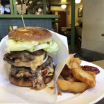 ベーカーバウンス - 『チャックアイビーフチーズバーガー￥1600』