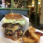 ベーカーバウンス - 『チャックアイビーフチーズバーガー￥1600』