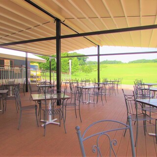 You can eat with your dog ◎ Terrace seating with a roof