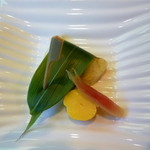 焼物：鱸 蓼の葉焼　玉子チーズ　酢取茗荷