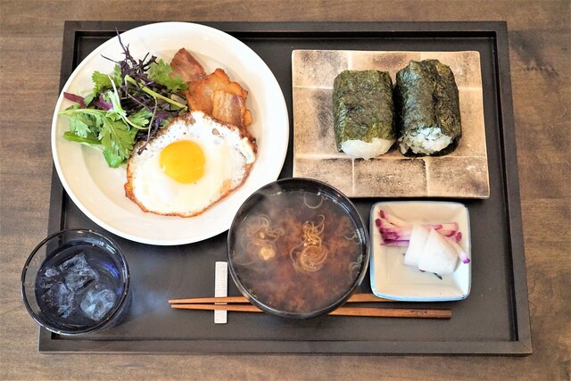 食堂 からす 加納 カフェ 食べログ