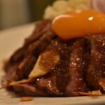 Steak&Wine Vabene - 赤身ステーキ丼②