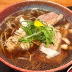 蕎麦 蘇枋 - 厚めで食べ応えある鴨肉と大葉風味の鴨団子が美味