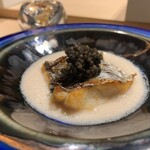 すし昇 - 太刀魚キャビア乗せ　雲子カプチーノソース