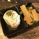 グリルキッチン チャンポン - 親鳥　石焼親子丼定食（980円）のポテサラとか