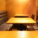 イタリアンカジュアルダイニング何駄感駄 - 内観　ソファ