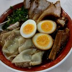 支那そば こてつ - チャーシューワンタンメン1050円+味玉