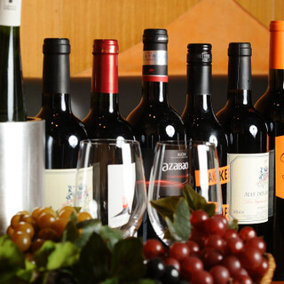 수석 소믈리에 엄선 된 와인을 합리적으로 즐기십시오.