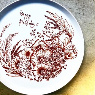 お誕生日のお祝い・サプライズのプレートをご用意しております！