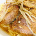 ラーメン二郎 - 豚