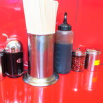 ラーメン二郎 - 卓上調味料