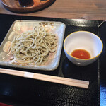 染地台 藪蕎麦 - 開田高原新蕎麦。辛汁の量はお好みで垂らすも良し、つけ汁にしても良し。