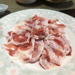 かたつむり - 獲れたて小熊肉をしゃぶしゃぶして