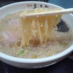 喜多郎 - 醤油らーめん　麺リフト