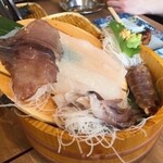 磯丸水産 - スルメイカの姿造り