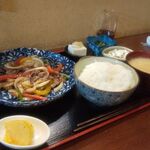 夢や - 「牛肉とパプリカのオイスターソース炒め」