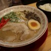 博多豚骨ラーメン伍 - ラーメン+ご飯（750円）