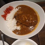 牛舎 - ハンバーグカレー、ご飯少なめ