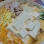 台湾料理 百味鮮 - たっぷり豆腐の豚肉鍋☆  具沢山☆(o^-')b 